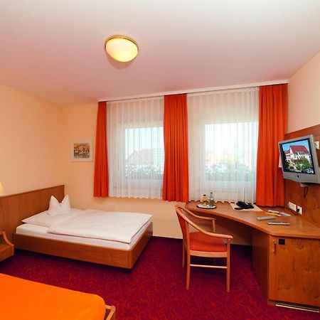 Gasthof - Hotel Zum Ochsen Gmbh Berghulen Bagian luar foto