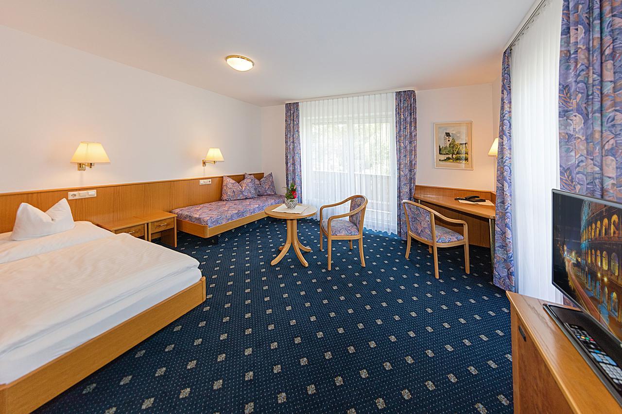 Gasthof - Hotel Zum Ochsen Gmbh Berghulen Bagian luar foto