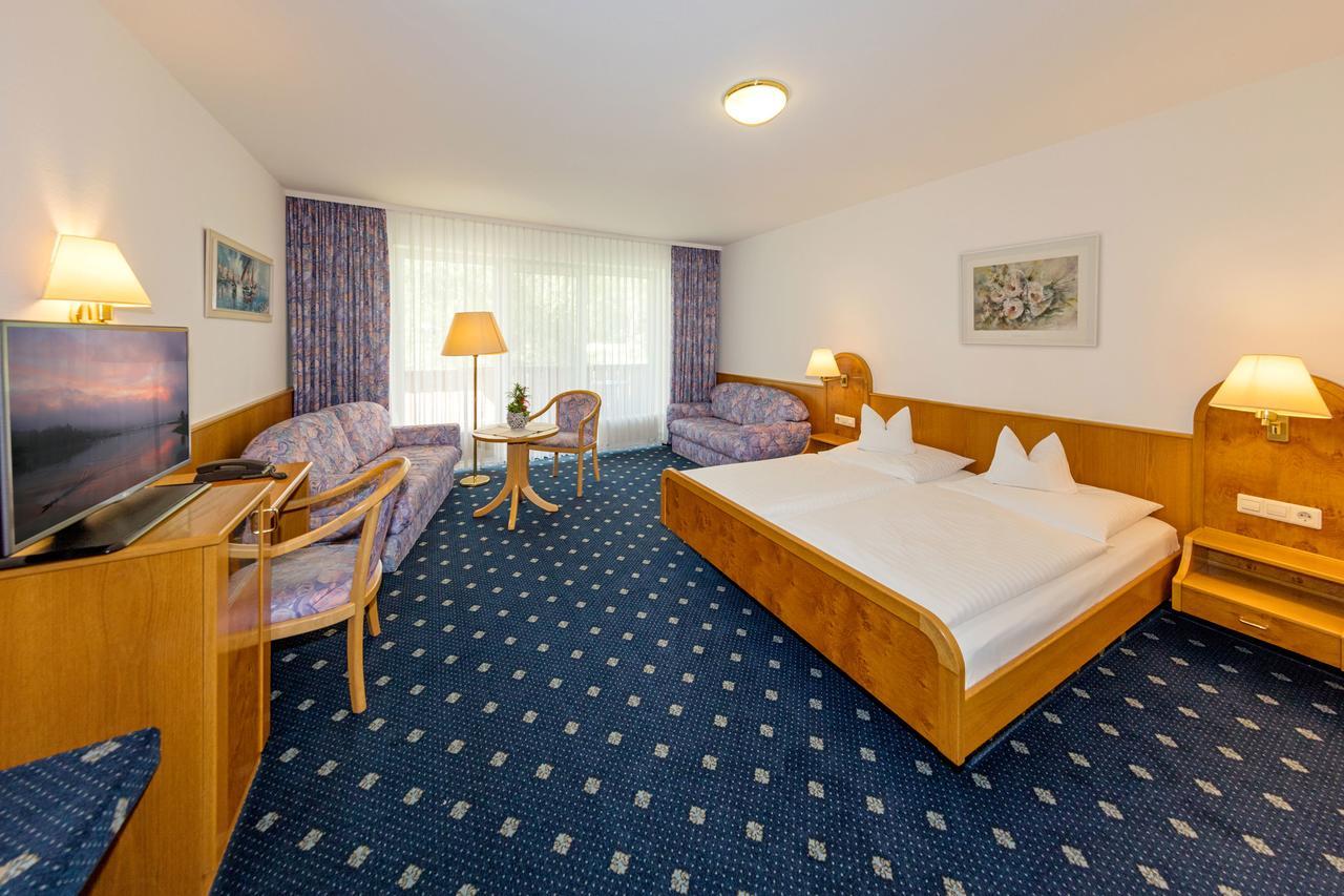 Gasthof - Hotel Zum Ochsen Gmbh Berghulen Bagian luar foto