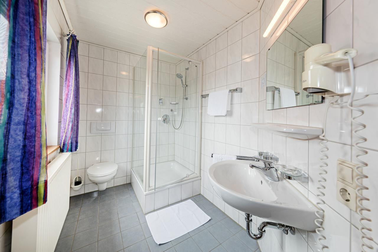 Gasthof - Hotel Zum Ochsen Gmbh Berghulen Bagian luar foto