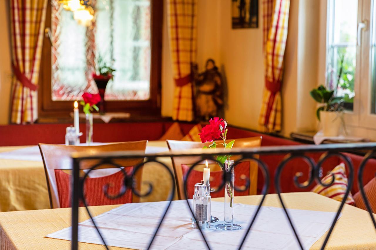 Gasthof - Hotel Zum Ochsen Gmbh Berghulen Bagian luar foto